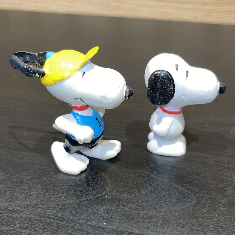 Vintage Peanuts Snoopy Figures - Runner & Standing - Lot Of 2